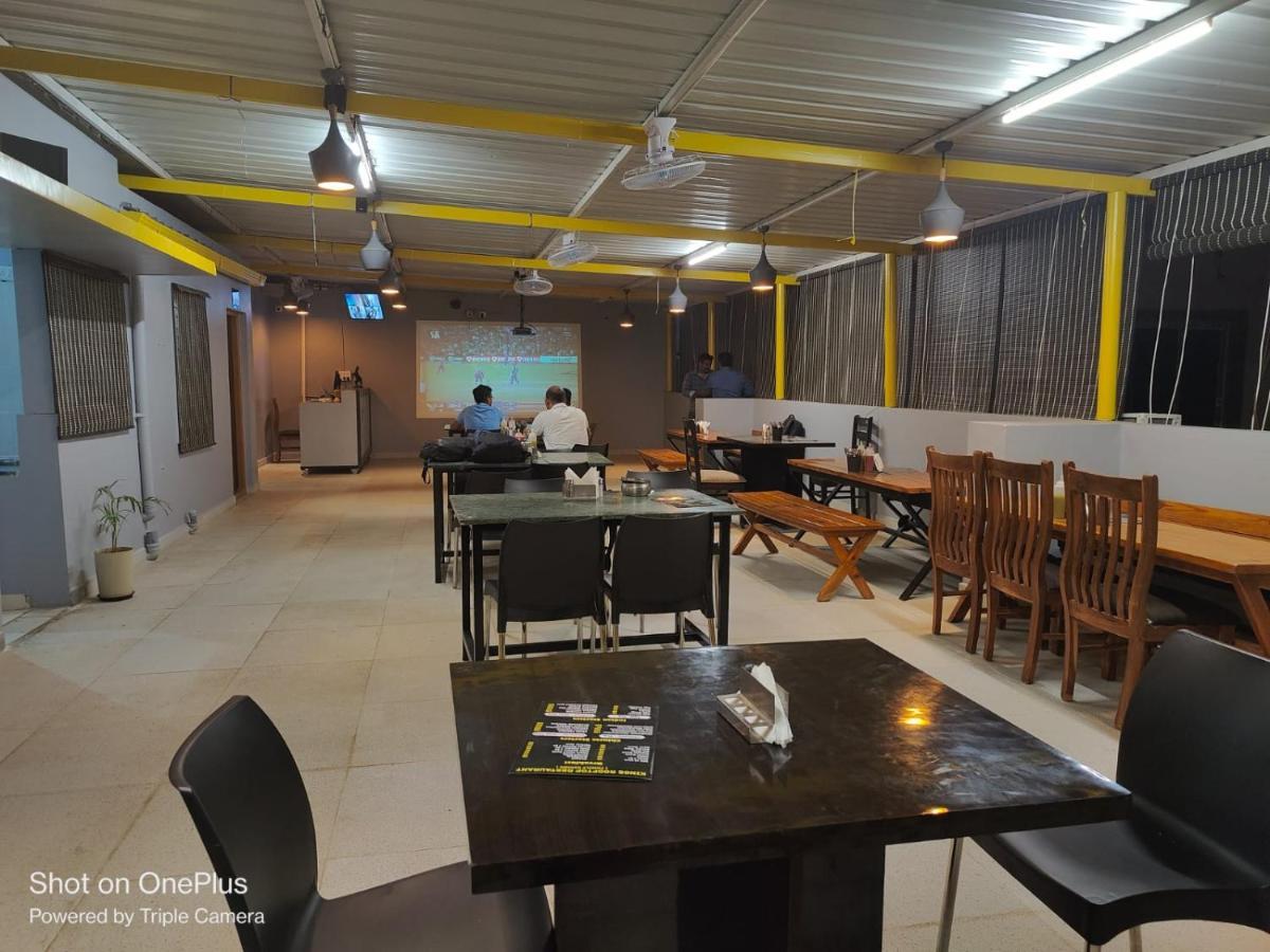 Pristine Inn Manyata Bengaluru Kültér fotó