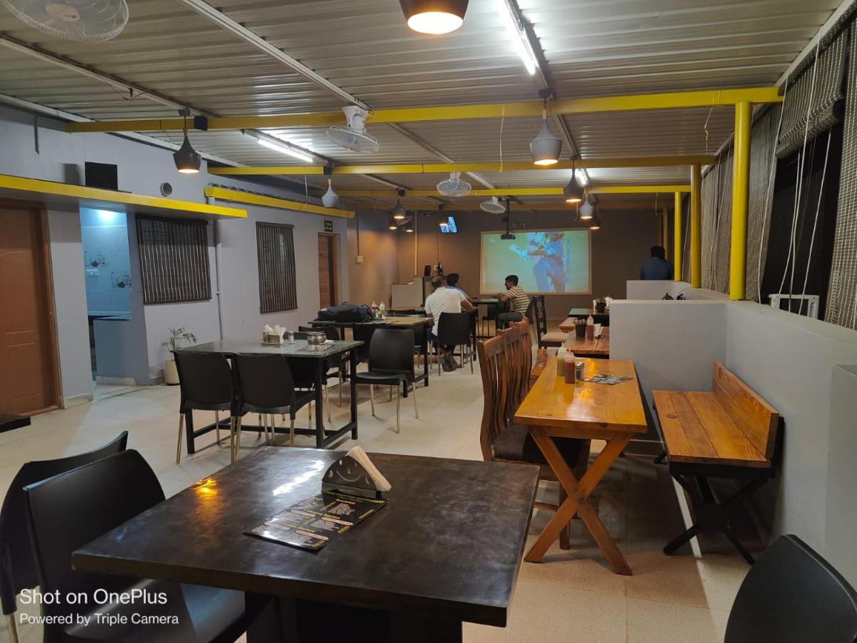 Pristine Inn Manyata Bengaluru Kültér fotó